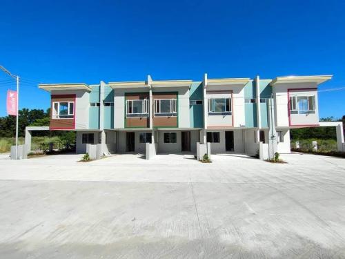 FOR SALE: Apartment / Condo / Townhouse Cavite > Imus 1